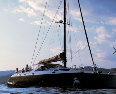Catamarán 5 camarotes Alquiler Charter Barcelona Ibiza y Formentera