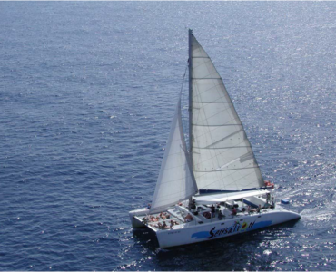 Alquiler catamaran para grupos en Costa Brava