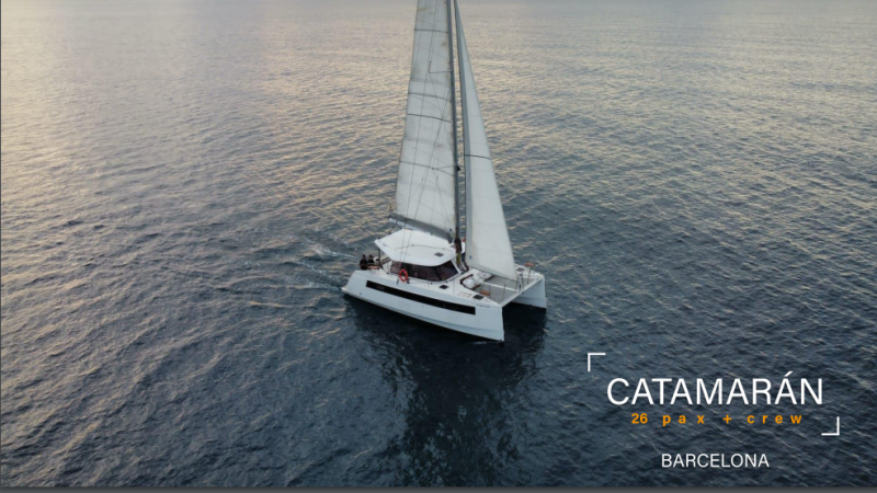 Alquiler catamaran para grupos en Barcelona. Fiestas privadas en barco, eventos corporativos. Port Olimpic de Barcelona