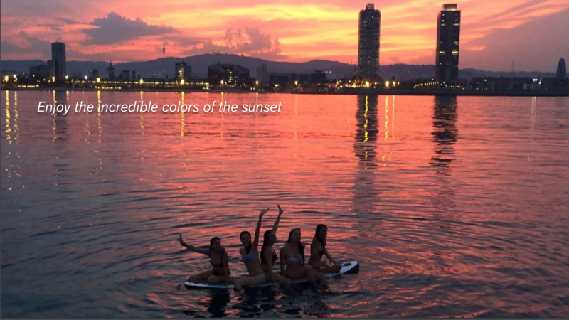 Alquiler catamaran para grupos en Barcelona. Fiestas privadas en barco, eventos corporativos. Port Olimpic de Barcelona