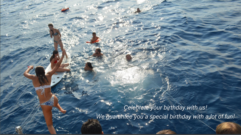 Alquiler catamaran para grupos en Barcelona. Fiestas privadas en barco, eventos corporativos. Port Olimpic de Barcelona