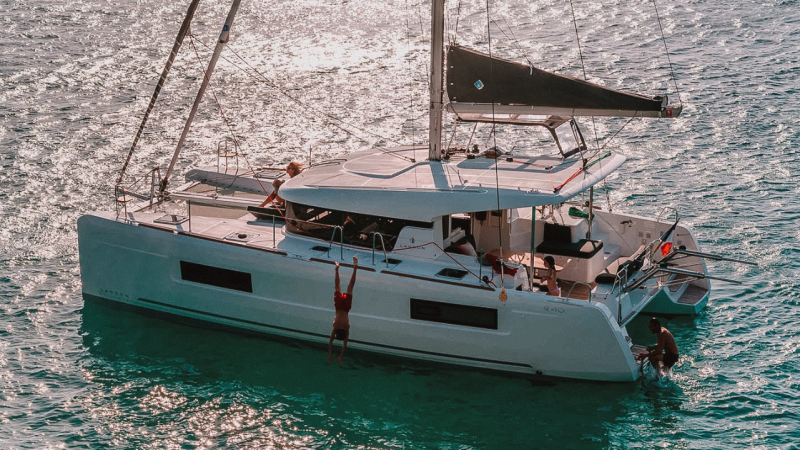 Alquiler catamarán para eventos y fiestas en Barcelona