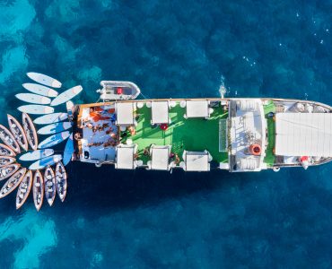 Fiestas privadas, eventos corporativos navegando por Ibiza y Formentera.