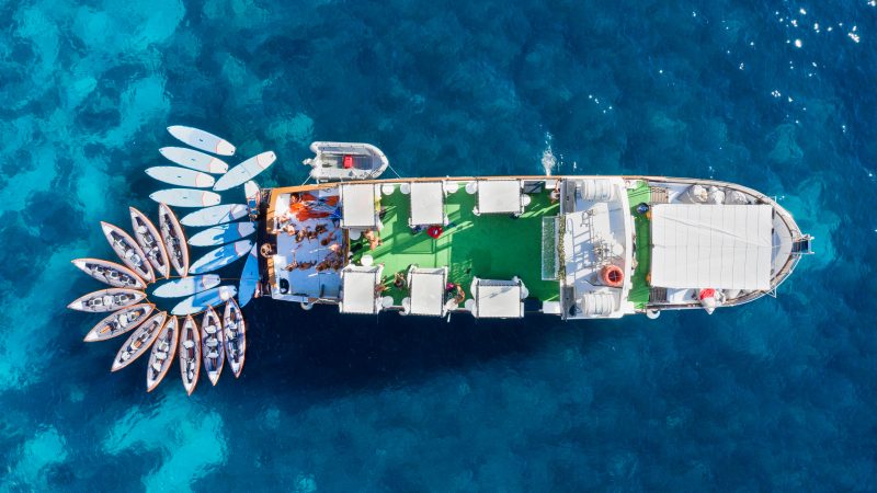 Fiestas privadas, eventos corporativos navegando por Ibiza y Formentera.