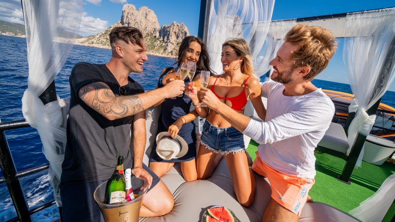 Fiestas privadas, eventos corporativos navegando por Ibiza y Formentera.