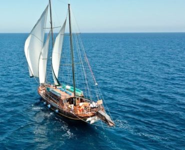 Alquiler velero para eventos elegantes para grupos