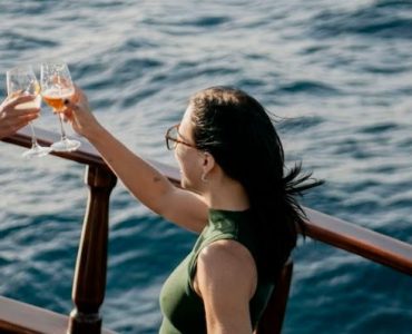 Eventos en barco y excursiones en catamarán en Barcelona, Palma de Mallorca, Ibiza, Málaga. Eventos para grupos de hasta 80 personas. Eventos de empresa y fiestas privadas, bodas y presentaciones.