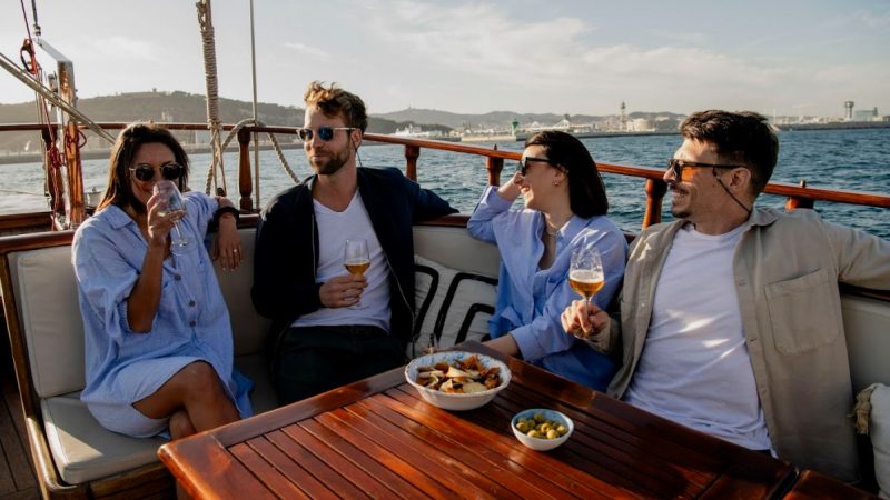 Eventos en barco y excursiones en catamarán en Barcelona, Palma de Mallorca, Ibiza, Málaga. Eventos para grupos de hasta 80 personas. Eventos de empresa y fiestas privadas, bodas y presentaciones.
