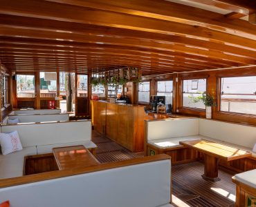 Alquiler velero para eventos elegantes para grupos