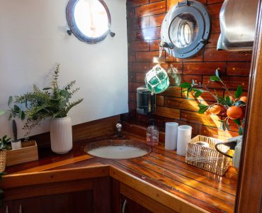 Alquiler velero para eventos elegantes para grupos