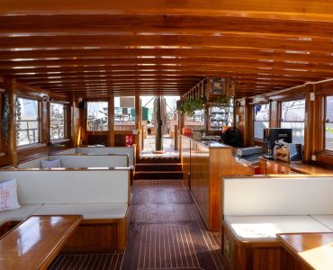 Alquiler velero para eventos elegantes para grupos