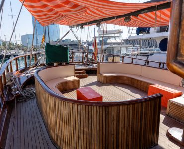 Alquiler velero para eventos elegantes para grupos