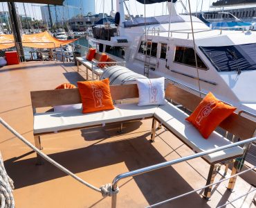 Alquiler velero para eventos elegantes para grupos