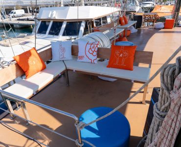 Alquiler velero para eventos elegantes para grupos