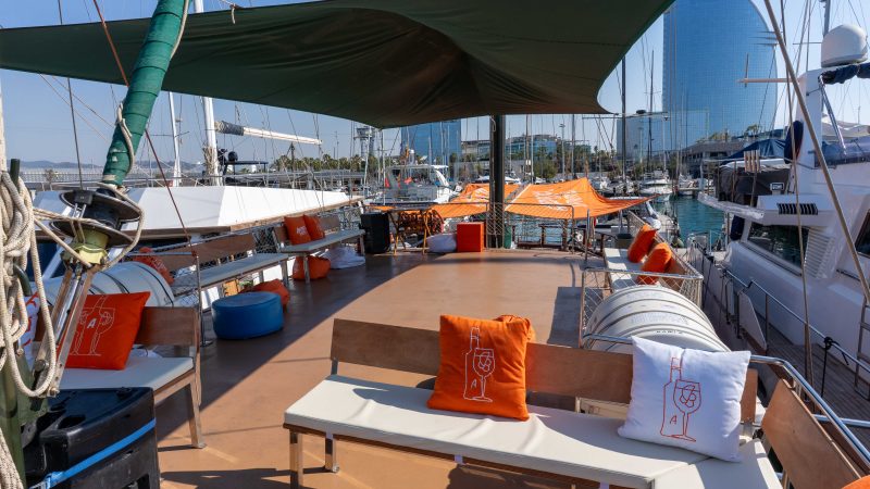 Alquiler velero para eventos elegantes para grupos