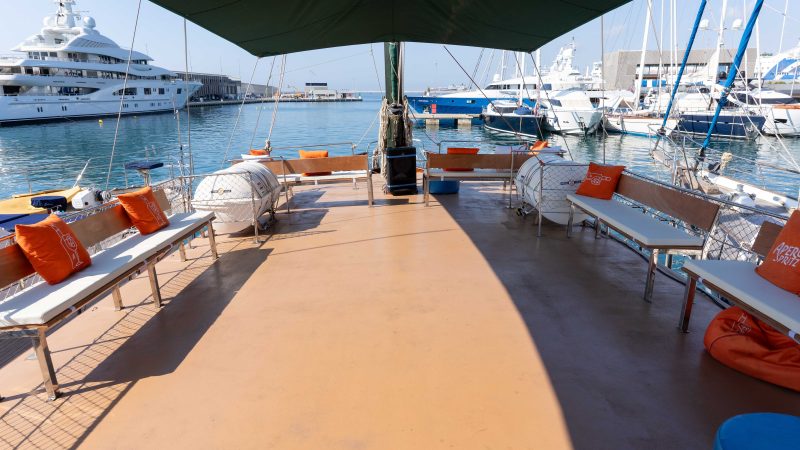 Alquiler velero para eventos elegantes para grupos