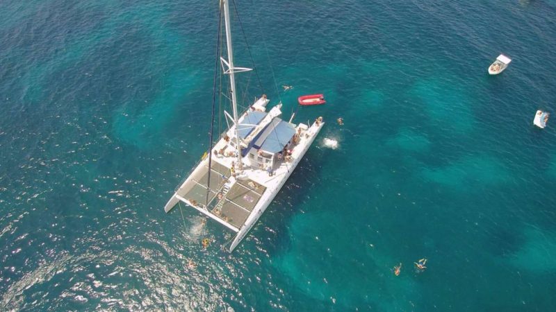 Alquiler catamarán para grupos para eventos en Alicante. Eventos privados y corporativos.