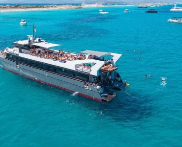 Boat Deluxe Ibiza & Formentera for groups up to 530 pax