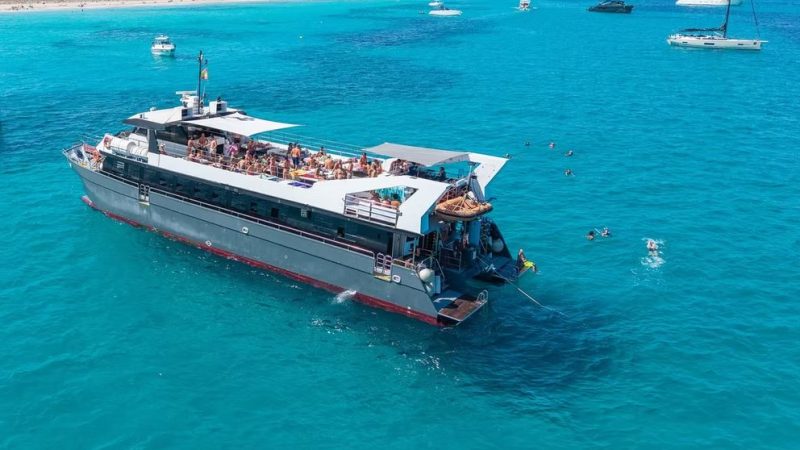 Boat Deluxe Ibiza & Formentera for groups up to 530 pax