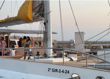 Catamaran para eventos para hasta 85 personas en Palamós - Costa Brava